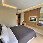 Отель Aquarius 3*
